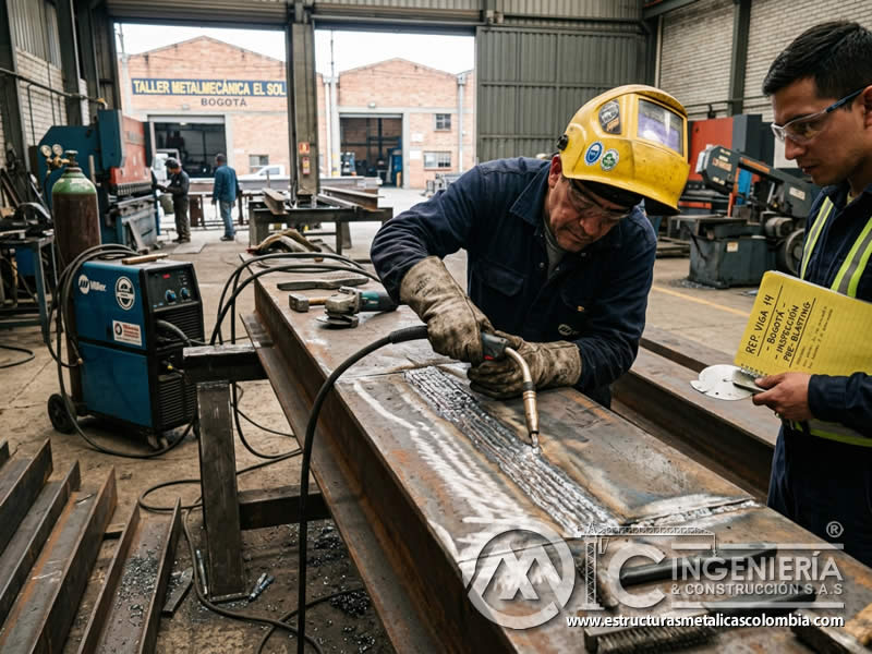 Soldadura de grieta y preparación de superficie de acero antes del arenado en Bogotá, Colombia. Montajes, Ingeniería y Construcción. MIC SAS.