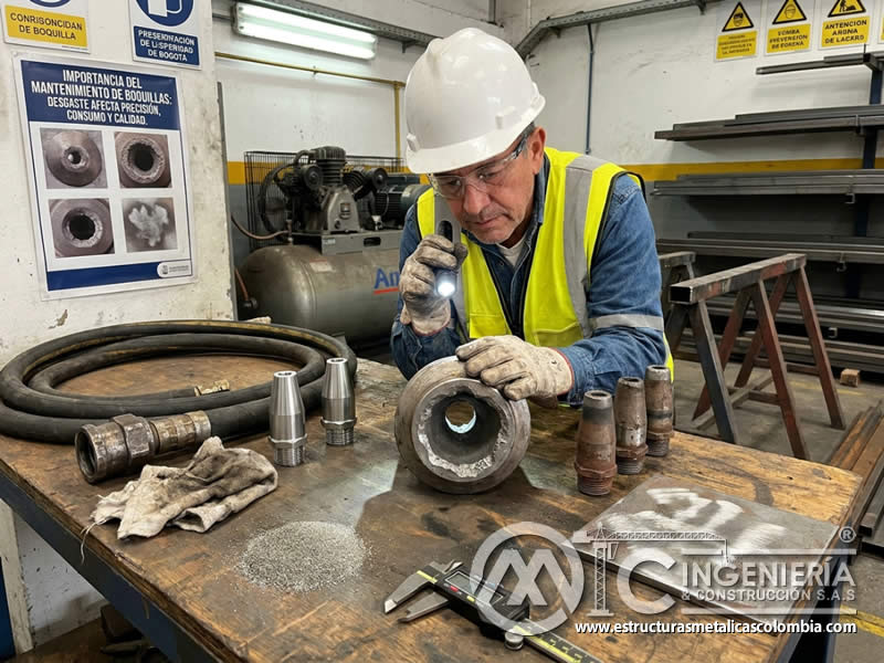 Desgaste de boquilla e inspección de orificio en sandblasting en Bogotá, Colombia. Montajes, Ingeniería y Construcción. MIC SAS.