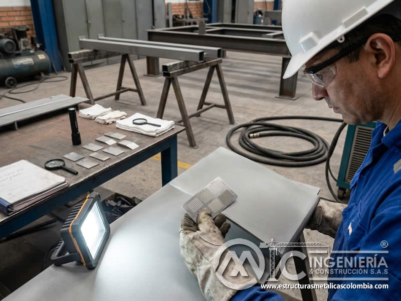 Comparador de rugosidad y perfil de sandblasting en Bogotá, Colombia. Montajes, Ingeniería y Construcción. MIC SAS.