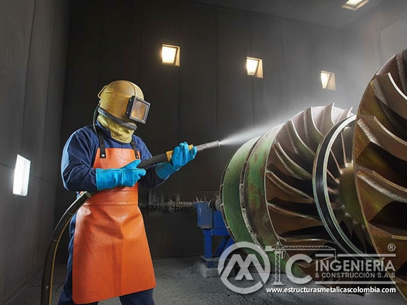 Soda blasting en turbina industrial de aspas con bicarbonato. Bogotá, Colombia. Montajes, Ingeniería y Construcción. MIC SAS.
