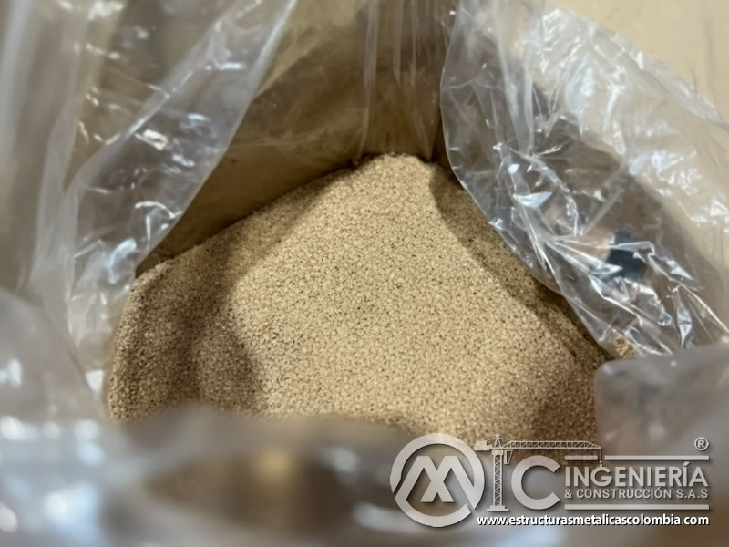 Cáscara de nuez molida para sandblasting. Bogotá, Colombia. Montajes, Ingeniería y Construcción. MIC SAS.