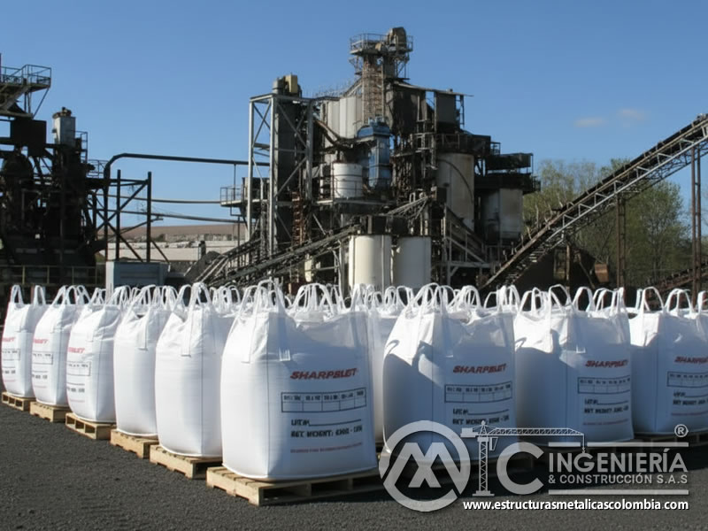 Big bags de escoria de cobre Sharblast almacenados frente a planta industrial. Bogotá, Colombia. Montajes, Ingeniería y Construcción. MIC SAS. Big bags de escoria de cobre Sharblast almacenados frente a planta industrial. Bogotá, Colombia. Montajes, Ingeniería y Construcción. MIC SAS.