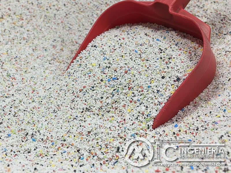 Abrasivos plásticos granulados con espátula para sandblasting. Bogotá, Colombia. Montajes, Ingeniería y Construcción. MIC SAS.